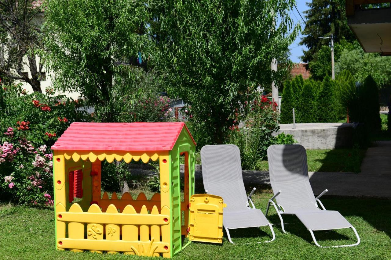 Apartman Dorijan Rakovica Exterior foto