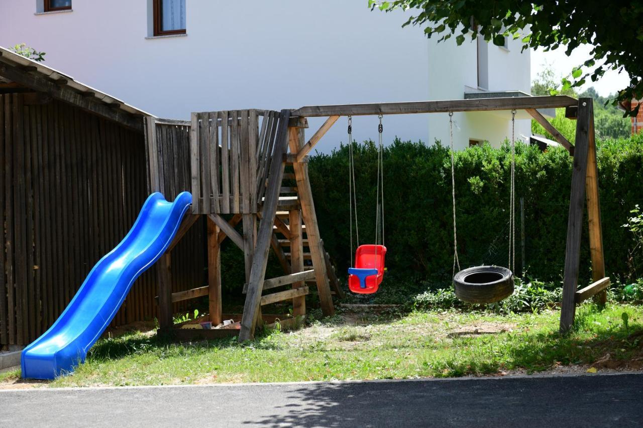Apartman Dorijan Rakovica Exterior foto