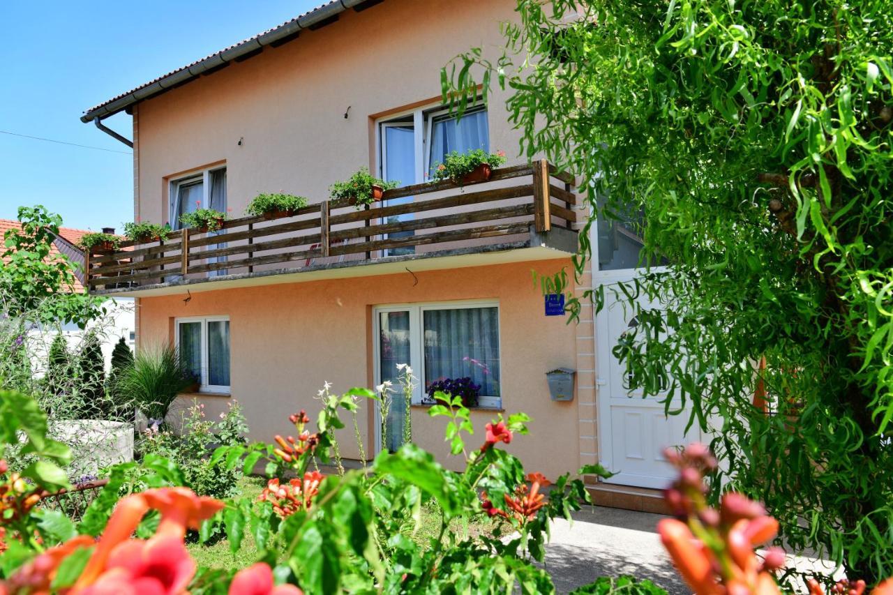 Apartman Dorijan Rakovica Exterior foto